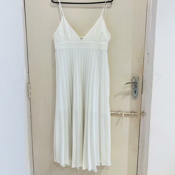 White pleated midi dress - Picture 6 of 9